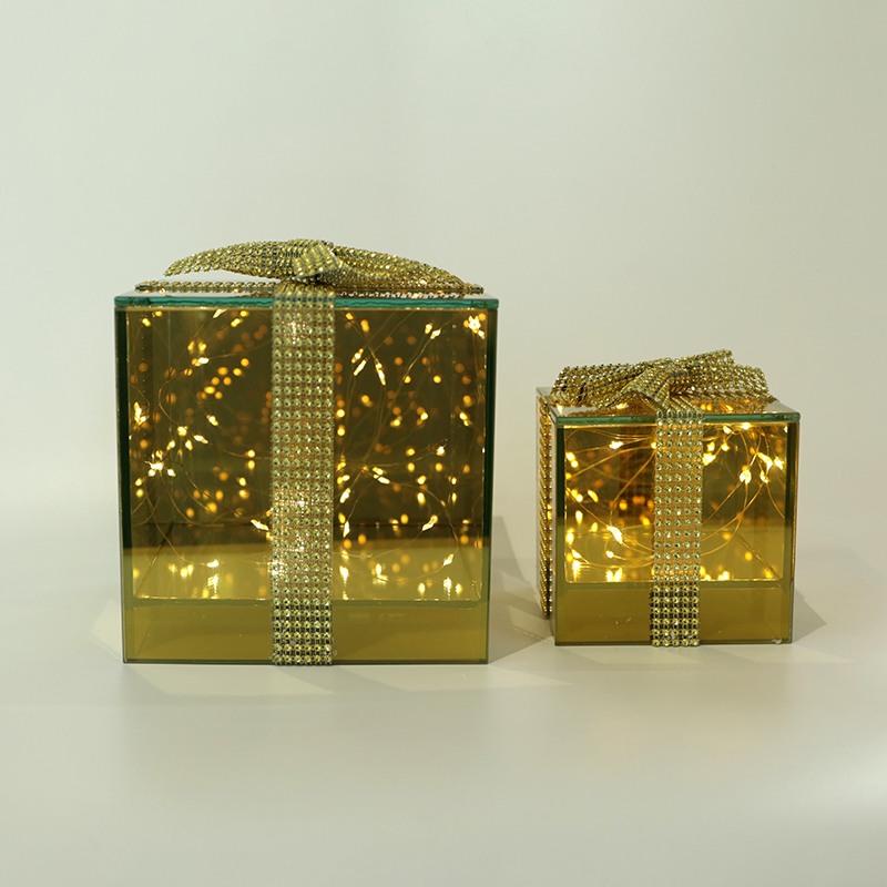 Glass gife box with led lights, glass decoration with LED lights, glass toy KML81007