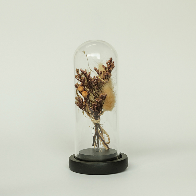 Glass bottle with dried flowers, glass decorations, glass dome with flower KML81010